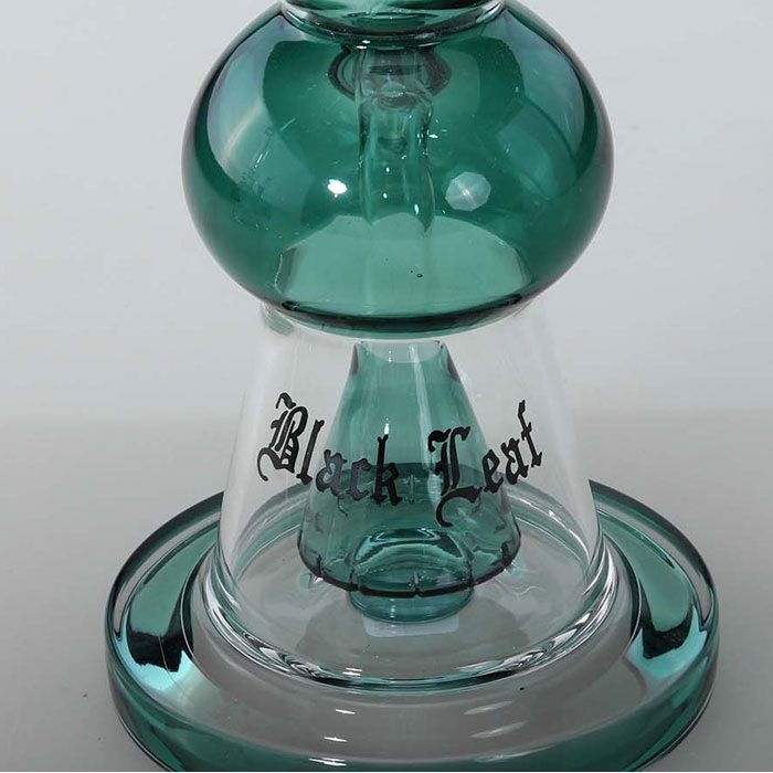 Black Leaf Bong